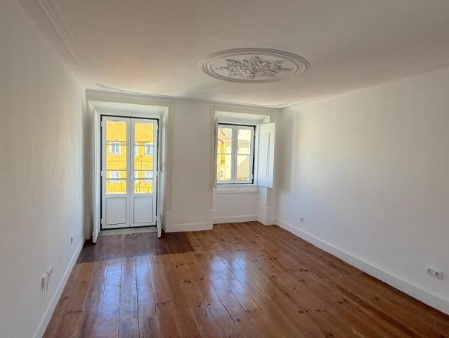 Apartamento alugar em Mercês, Lisboa
