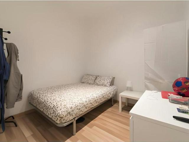 Quarto alugar em Bairro das Novas Nações, Lisboa