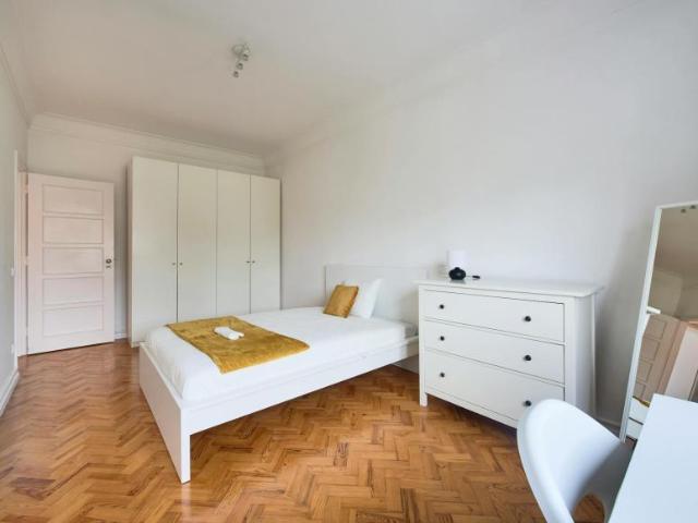 Quarto alugar em Bairro de São Miguel, Lisboa