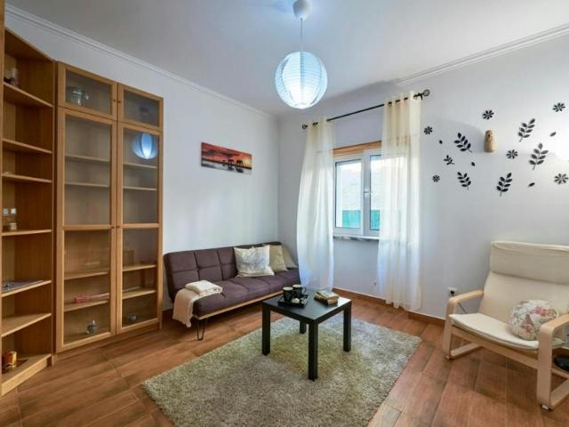 Apartamento alugar em Santa Clara, Lisboa