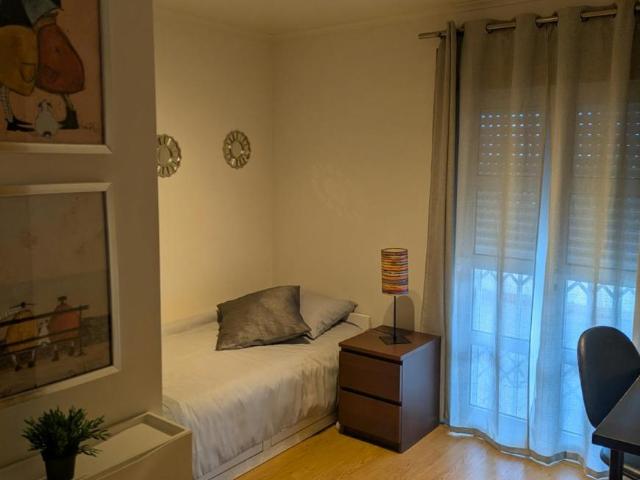 Quarto alugar em Santa Clara, Lisboa