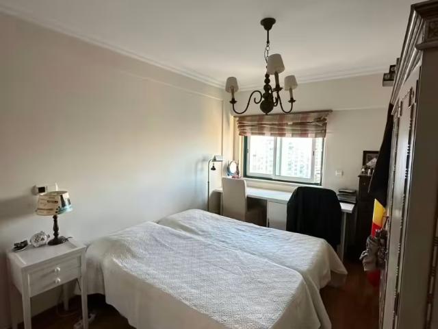 Quarto alugar em Santa Clara, Lisboa