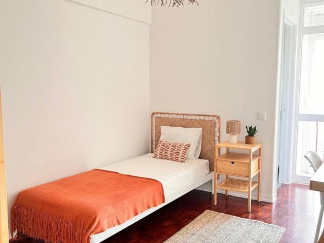 Quarto alugar em Olivais, Lisboa
