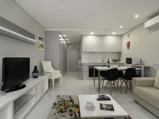 Apartamento alugar em Quarteira, Loulé