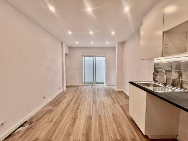 Apartamento venda em Santiago Dos Velhos, Lisboa