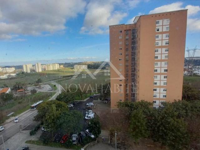 Apartamento venda em Santiago Dos Velhos, Lisboa
