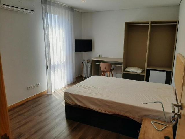 Quarto alugar em Moalde, Porto