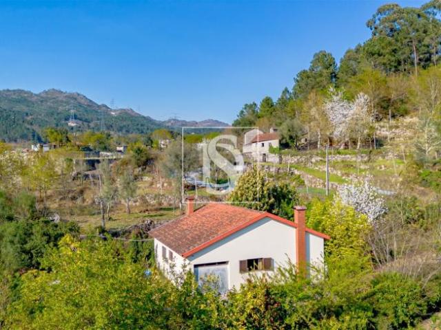 Casa venda em Vilar de Ferreiros, Mondim de Basto