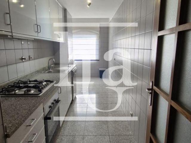 Apartamento alugar em Porto, Lordelo Do Ouro