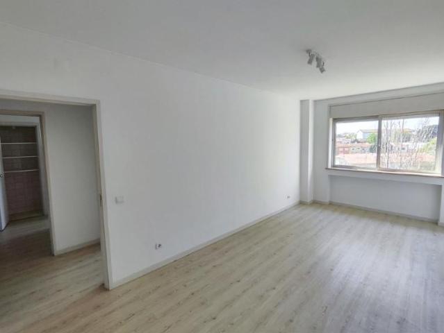 Apartamento alugar em Porto, Aldoar