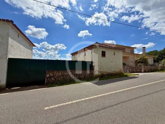 Casa venda em Couto Do Mosteiro, Viseu