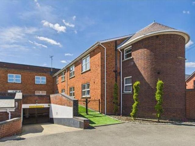 House for sale in Farnborough, Hampshire