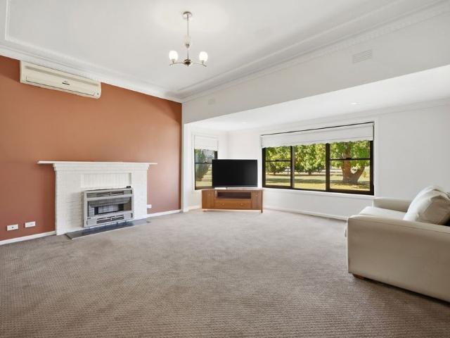 House for rent in Kialla, Victoria