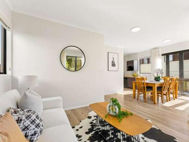 House for sale in Greenhithe, Upper Harbour
