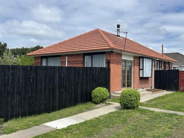 House for rent in Chaslands, Canterbury