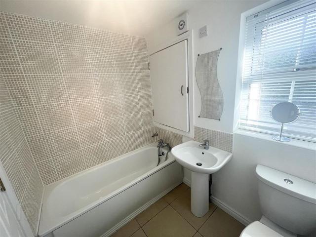 Apartment for rent in Holywood