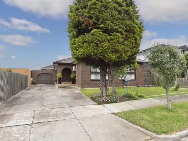 House for rent in Avondale Heights, Victoria