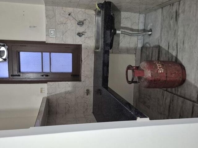 Property for rent in Deri