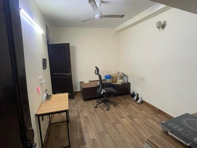 Flat for rent in South Delhi, Deri