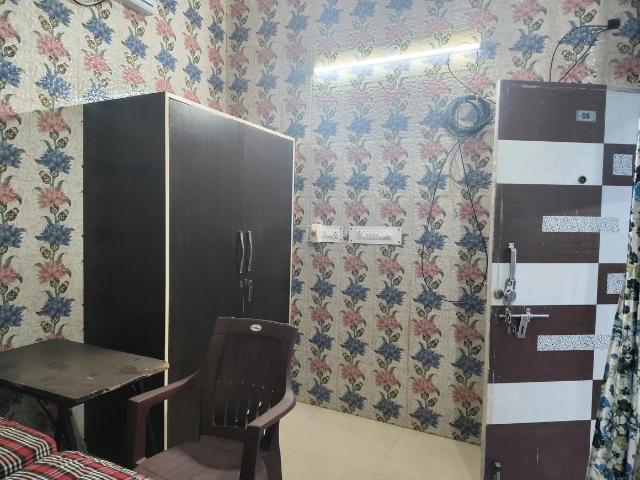 Flat for rent in South Delhi, Deri