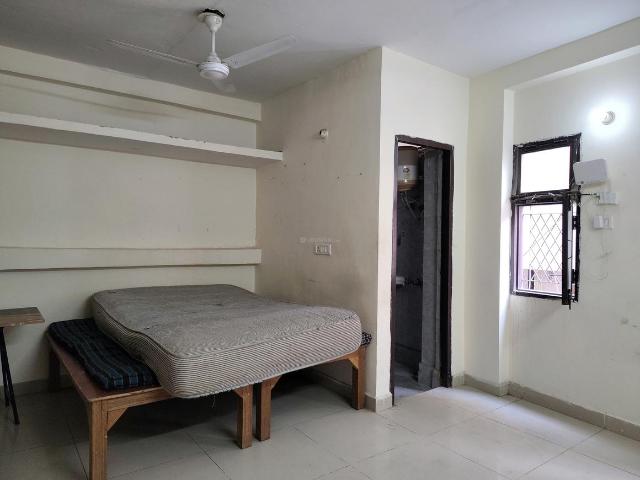Flat for rent in South Delhi, Deri