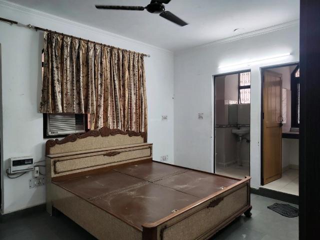 Flat for rent in South Delhi, Deri
