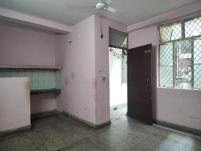 Flat for rent in South Delhi, Deri