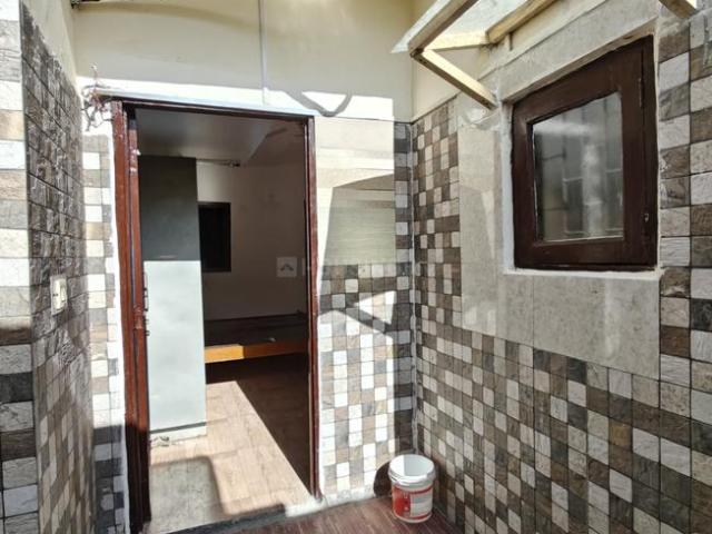 Flat for rent in South Delhi, Deri