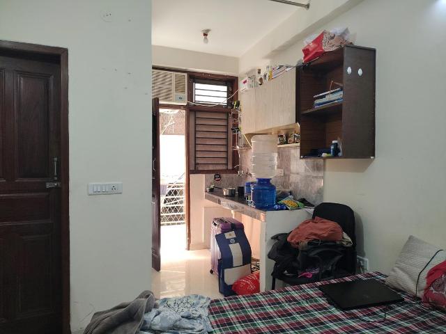 Flat for rent in South Delhi, Deri