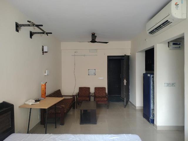 Flat for rent in Garhi, Noida