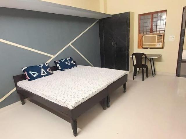 Flat for rent in Sector 34, Noida