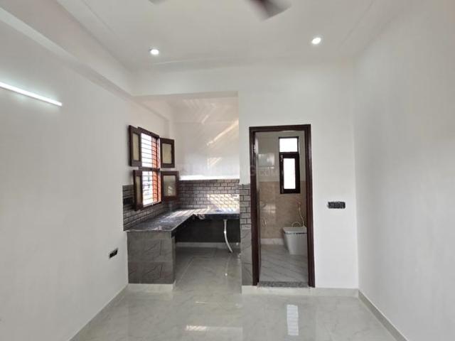 Flat for rent in Sector 70, Noida