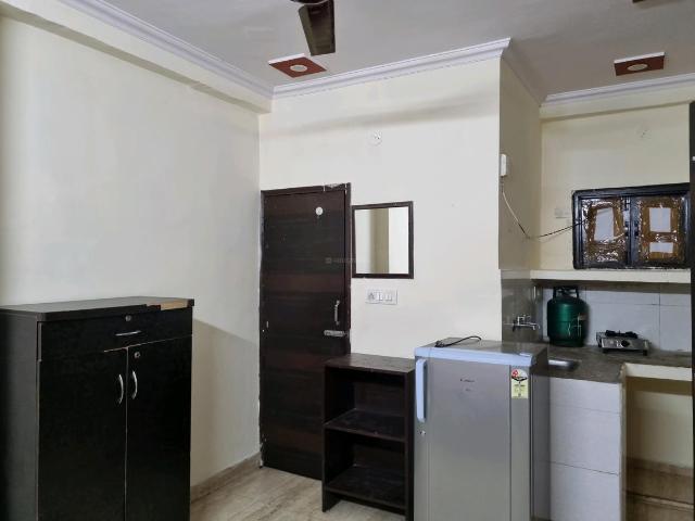 Flat for rent in Chanakya Place I, Delhi