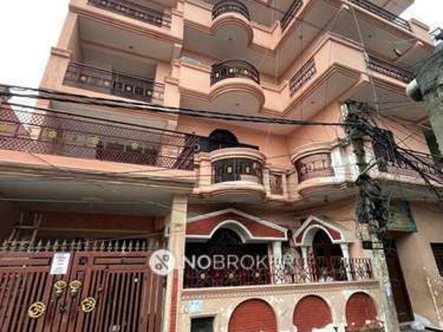 Flat for rent in Sector 44, Noida