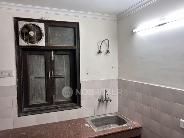 Flat for rent in South Delhi, Deri
