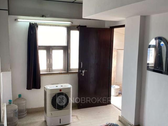 Flat for rent in South Delhi, Deri
