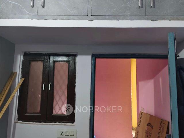 Flat for rent in South Delhi, Deri