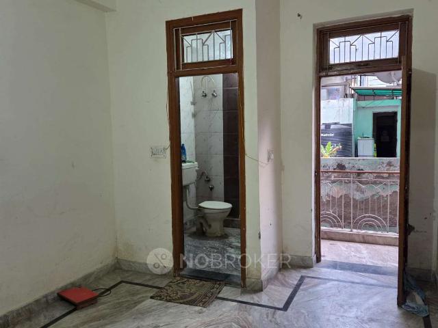 Flat for rent in South West Delhi, Deri