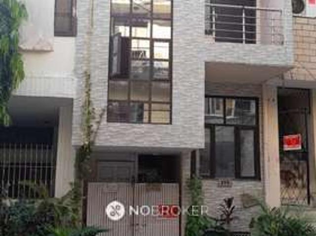 Flat for rent in Deri
