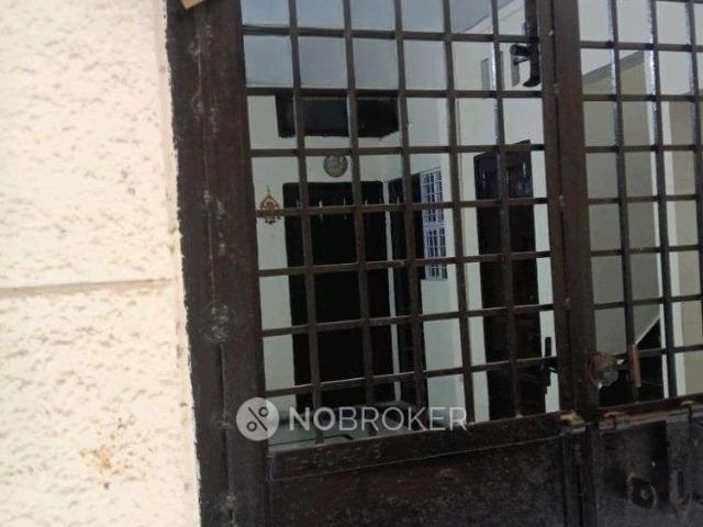 Flat for rent in South Delhi, Deri
