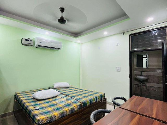 Flat for rent in West Delhi, Deri