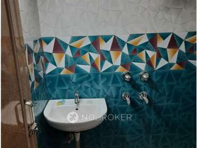 Flat for rent in East Delhi, Deri