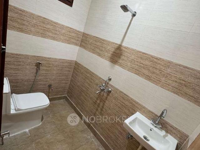 Flat for rent in Deri