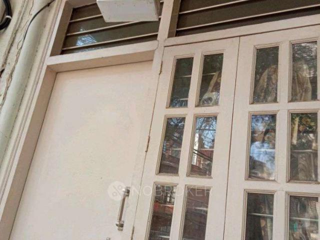 Flat for rent in South Delhi, Deri