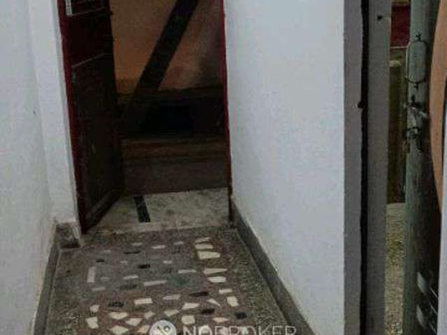 Flat for rent in East Delhi, Deri