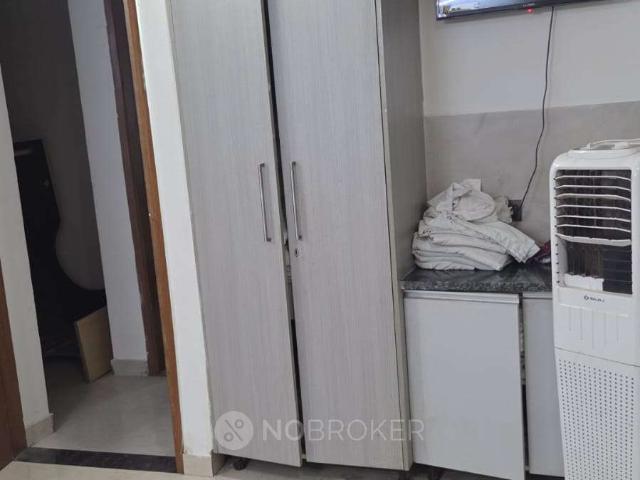 Flat for rent in South Delhi, Deri