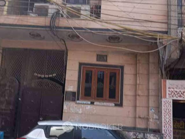 Flat for rent in East Delhi, Deri