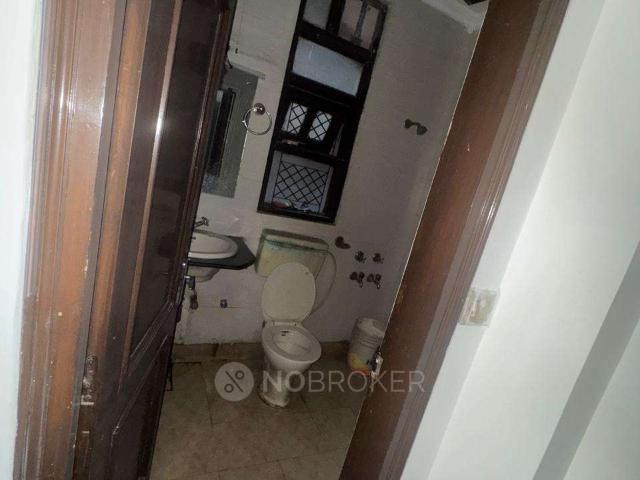 Flat for rent in West Delhi, Deri