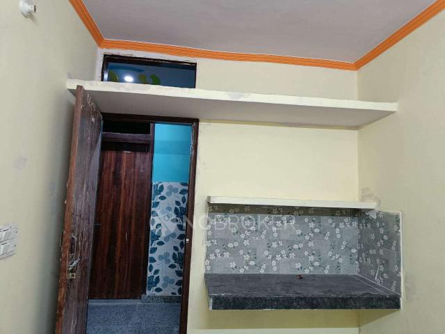 Flat for rent in West Delhi, Deri