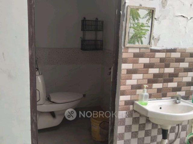 Flat for rent in North West Delhi, Deri